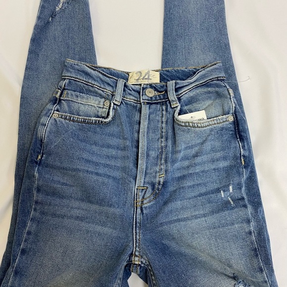 Free People NWT We The Free Women 24 Light Wash Blue Skinny Leg Jeans Distressed - Picture 6 of 11